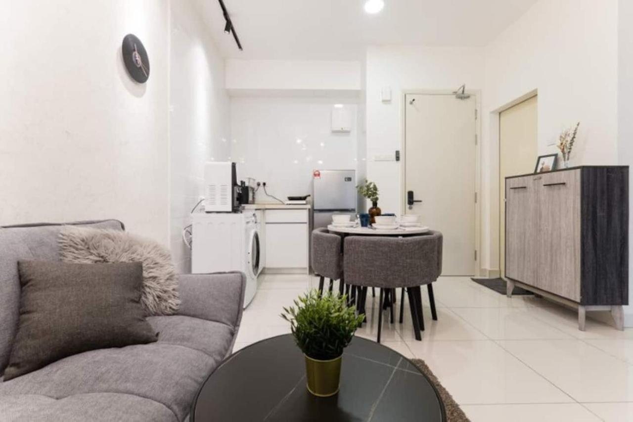 Apartament Arte Mont Kiara 3Pax Jacuzzi Pool Gym Near Mitec Matrade Kuala Lumpur Zewnętrze zdjęcie